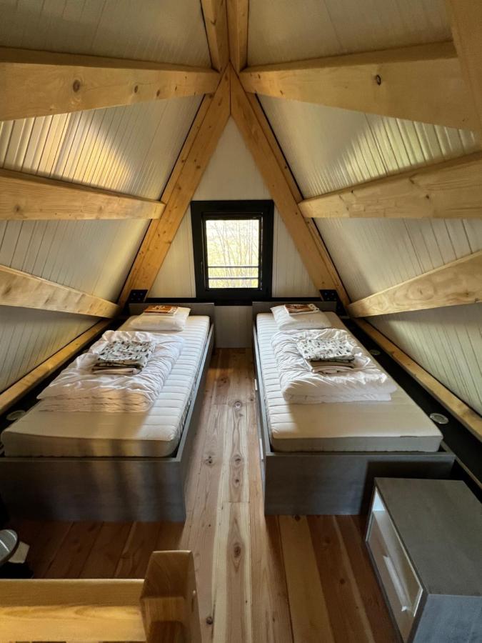 Des Bois - - Tipi - *