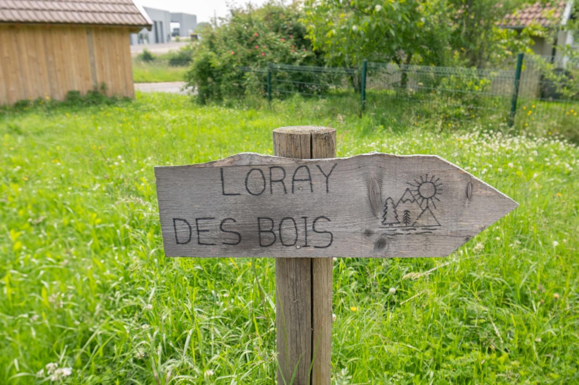Des Bois - - Tipi - * Loray